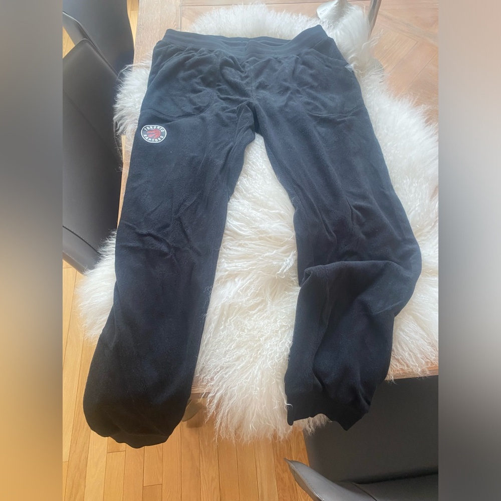 VGC Levelwear Raptors Black fleece athletic winterized Sweatpants with Logo SZ L